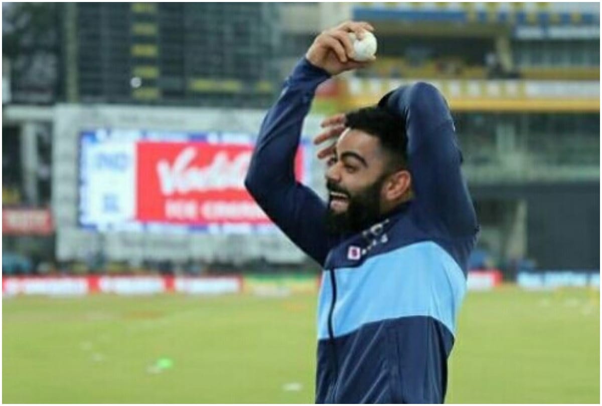 INDvSL Virat Kohli Imitates Harbhajan Singh Bowling Action at Indore