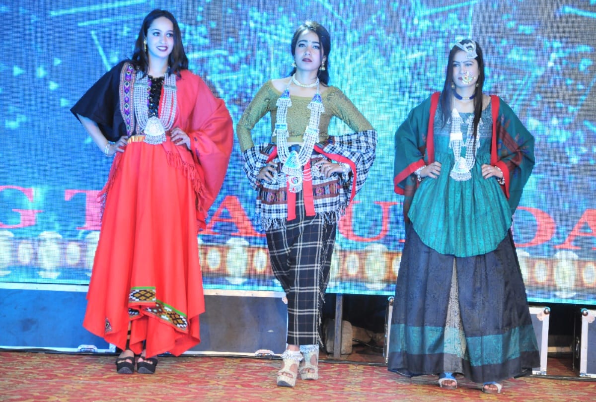 Gunjan Saklani of Mandi won winter queen 2020 title at manali