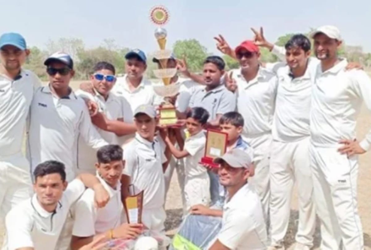 eight brother play in one cricket team