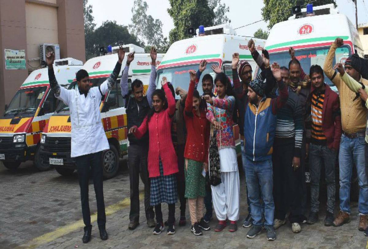 Ambulance Drivers Protests And Warn To Affect Services From 16 Januray Due to salary