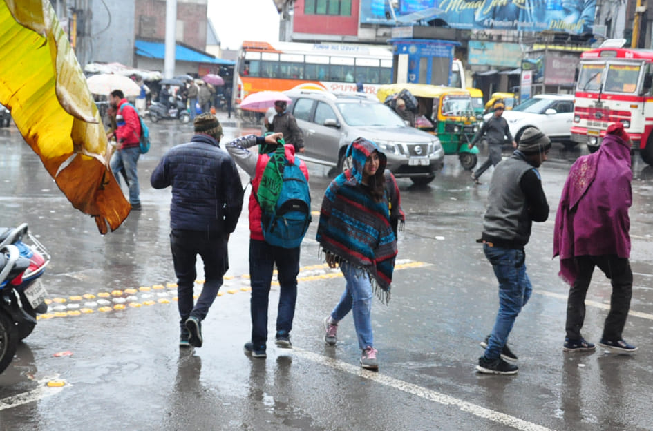 Freezing rain caused mercury to fall throughout the day