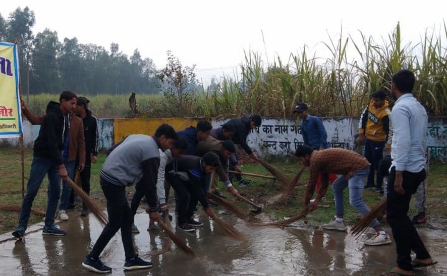 Volunteers launched a cleanliness drive
