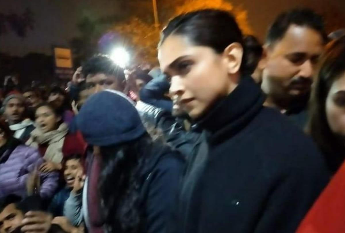 Payal Rohatgi reaction on Deepika Padukone arrival at JNU