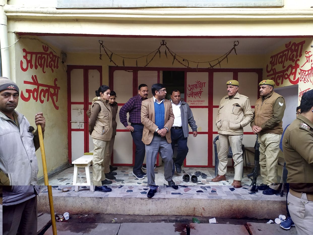 Income tax survey on seven jewelery establishments, tax evasion of crores found