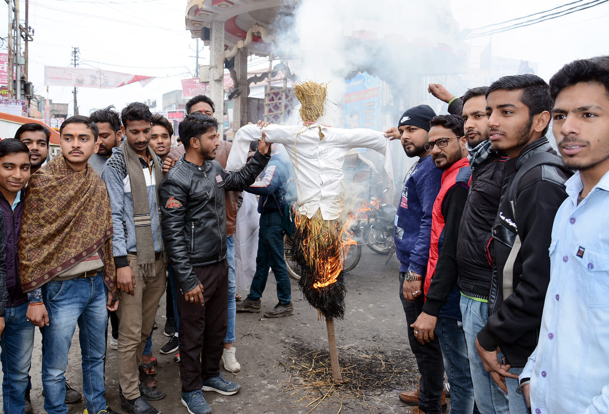 ajrang Dal burnt effigy of Pakistan