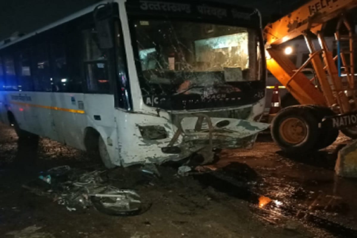 A young man killed and six people injured in accident on Delhi-Dehradun Highway at Meerut city