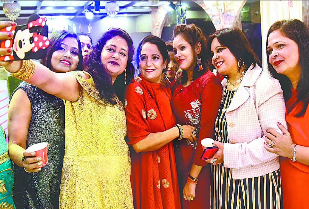 beautiful pictures of new year party