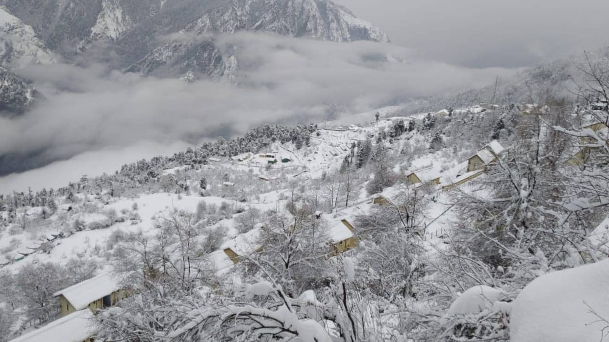 heavy snowfall in auli exclusive beautiful photos