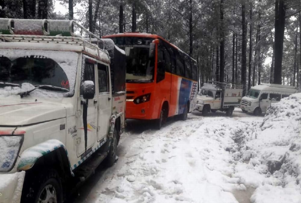 Rainfall and Snowfall Continue from 60 hours in uttarakhand Government Give Advisory