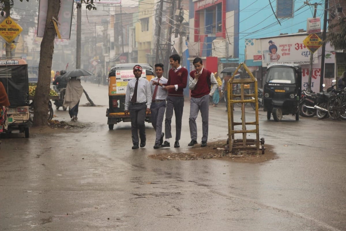 Changes weather in Purvanchal, rain & hail increased cold, people are languishing in homes