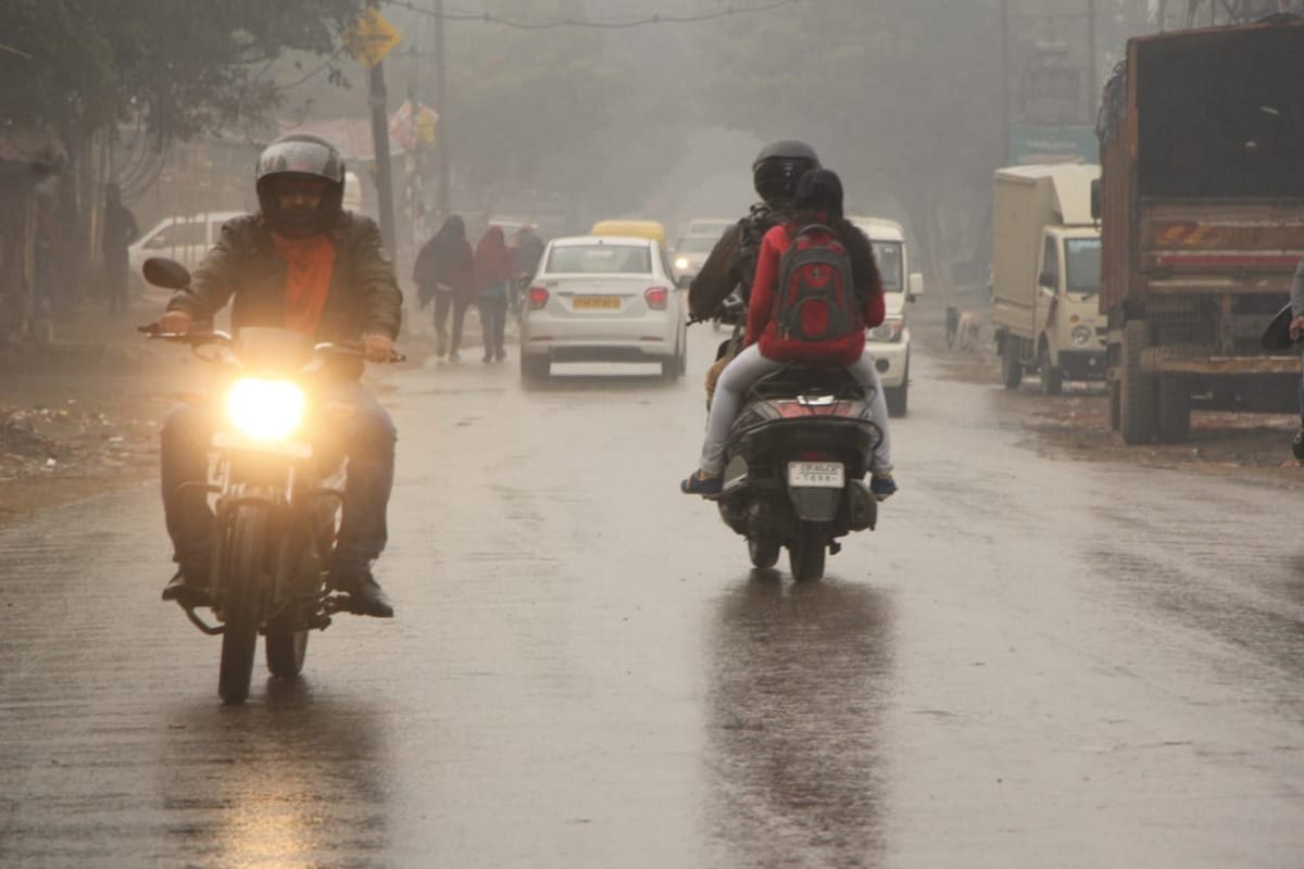 Changes weather in Purvanchal, rain & hail increased cold, people are languishing in homes