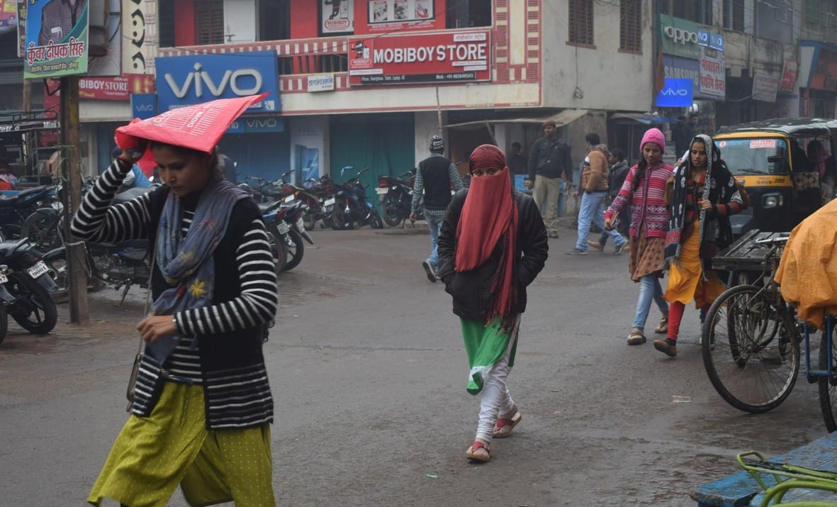 Rain increases farmers' concern, cold increases