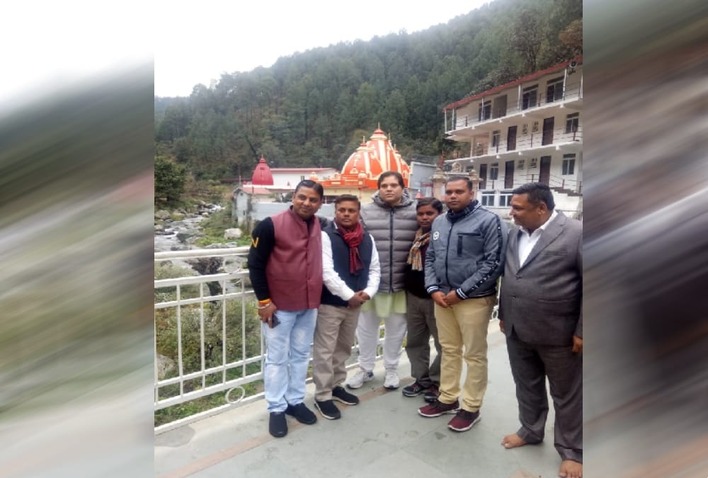 MP Varun Gandhi Visited Neem karoli baba kainchi dham