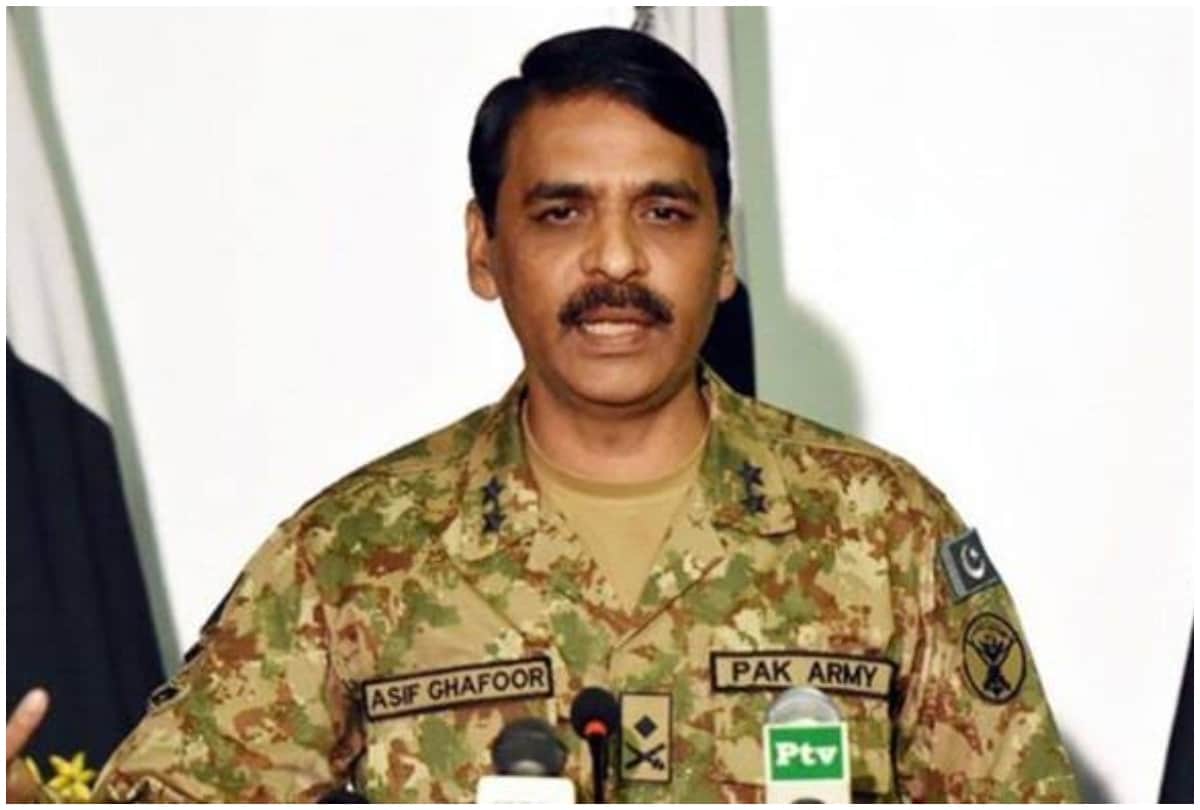 Pakistan army spokesperson Asif Ghafoor paises Deepika Padukone for JNU but made one mistake