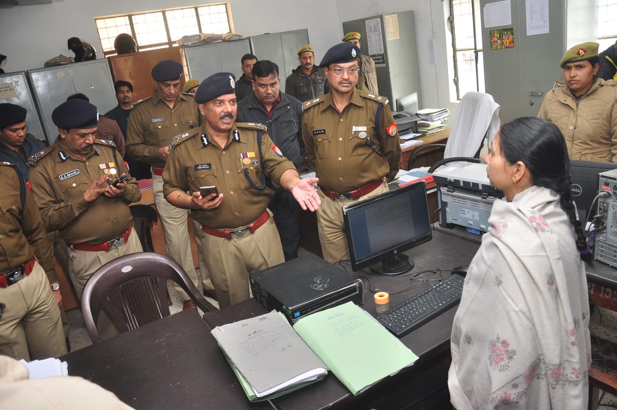 sipaiyo ki bina number ki baki dekh badke adg