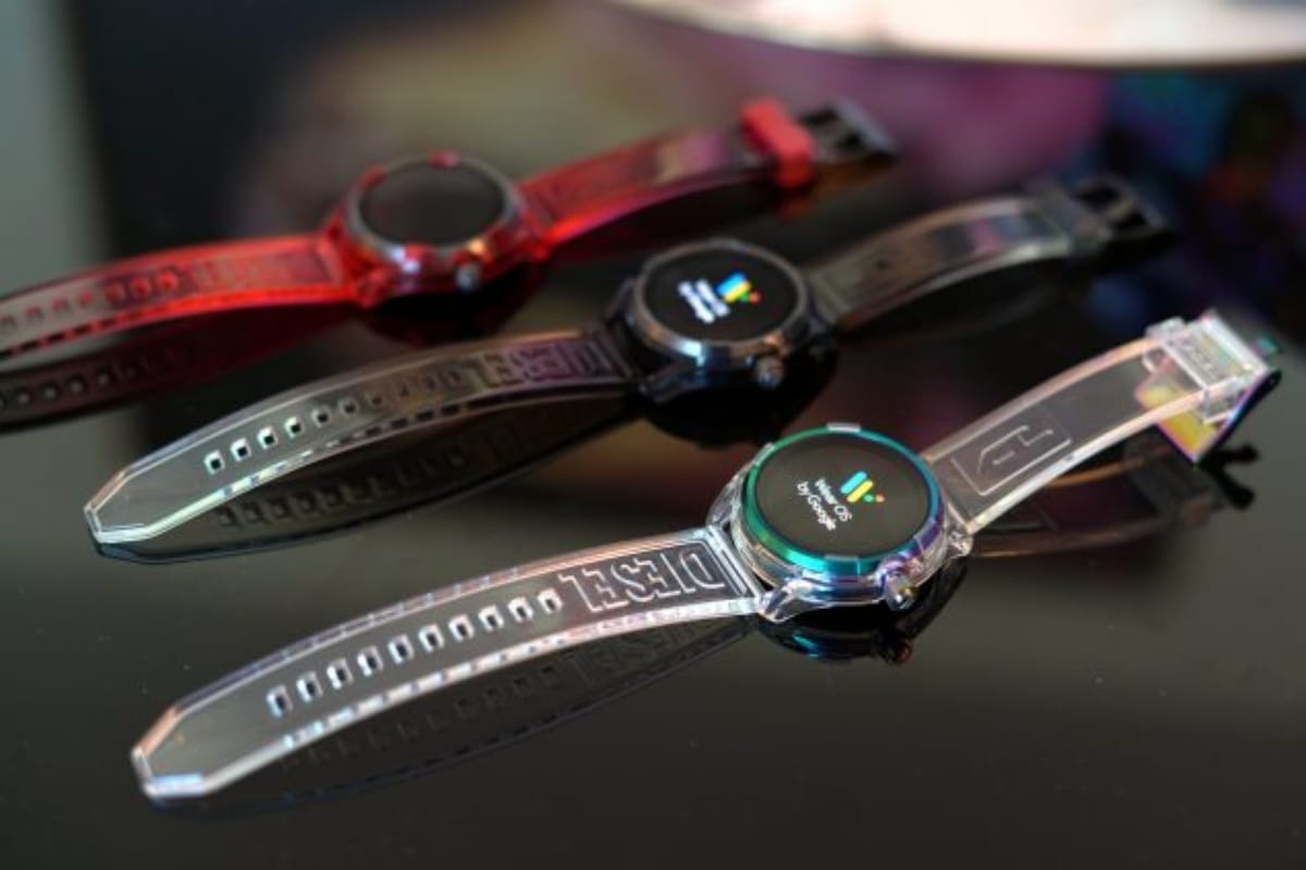 Diesel Launch Fadelite Smartwatch With transparent strip in ces 2020 know price and specifications