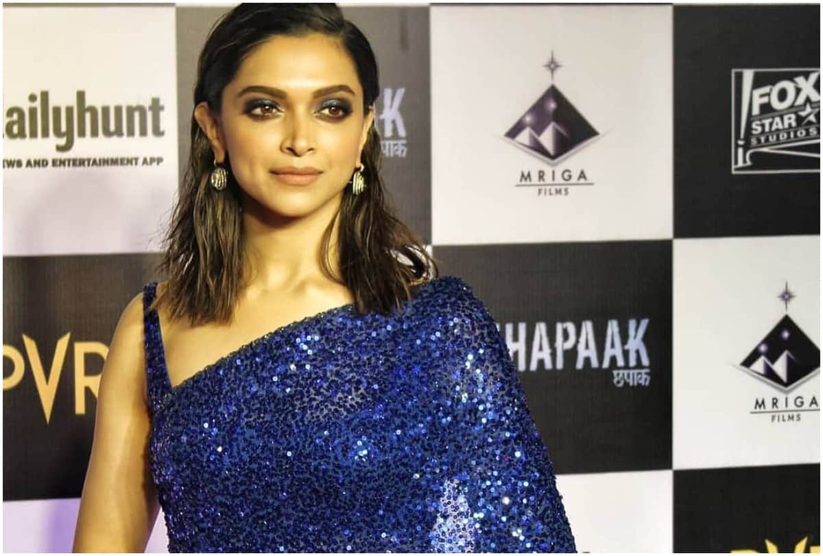 deepika padukone wear blue saree in chhapaak screening