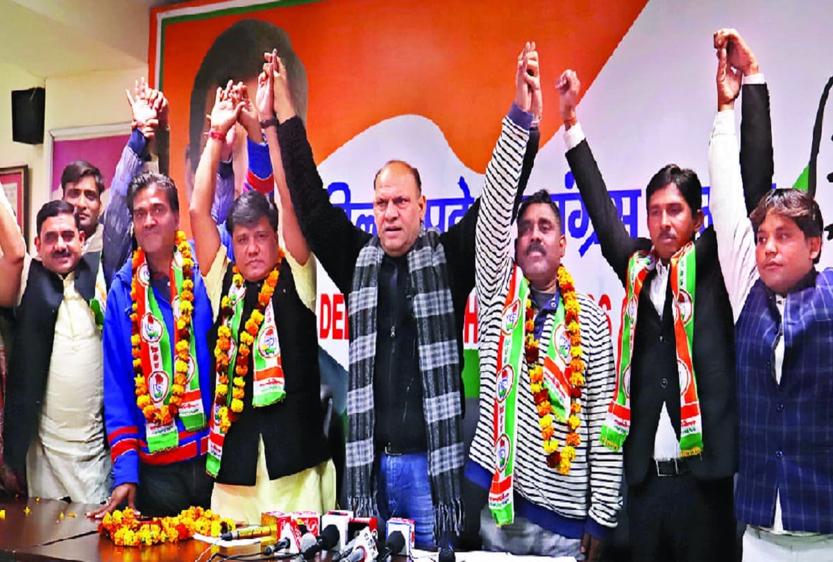 Many leaders of BJP and BSP joined Congress