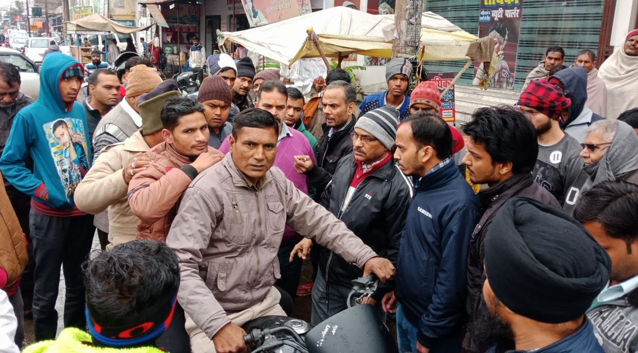 The trafficker was caught by the traders who became a fake sanitary inspector