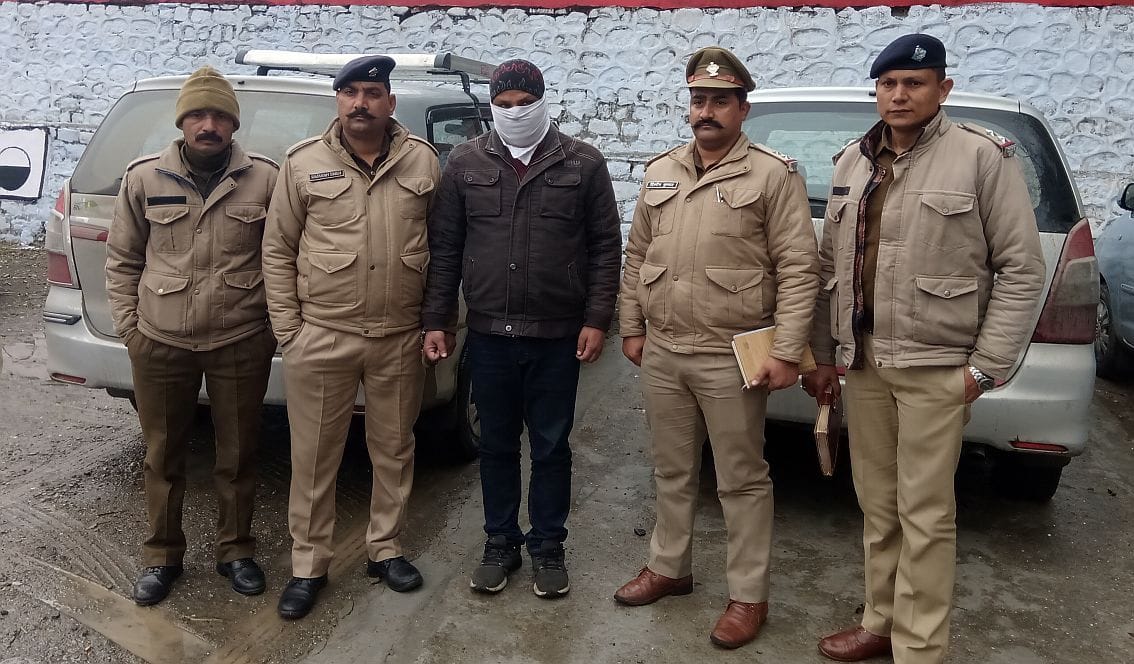 Theft from Nainital was found near Kabari in Innova Kanpur
