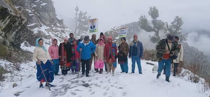 Villagers start Satyagraha journey from Gogina Kapkot