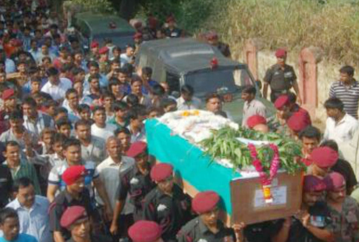 Parents demanding for four years to install statue of martyr son in agra