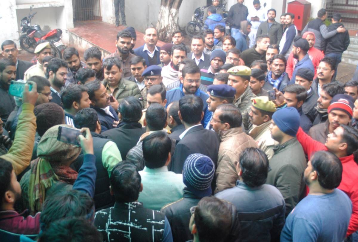two accused sent to jail in advocate murder case, no clue of others