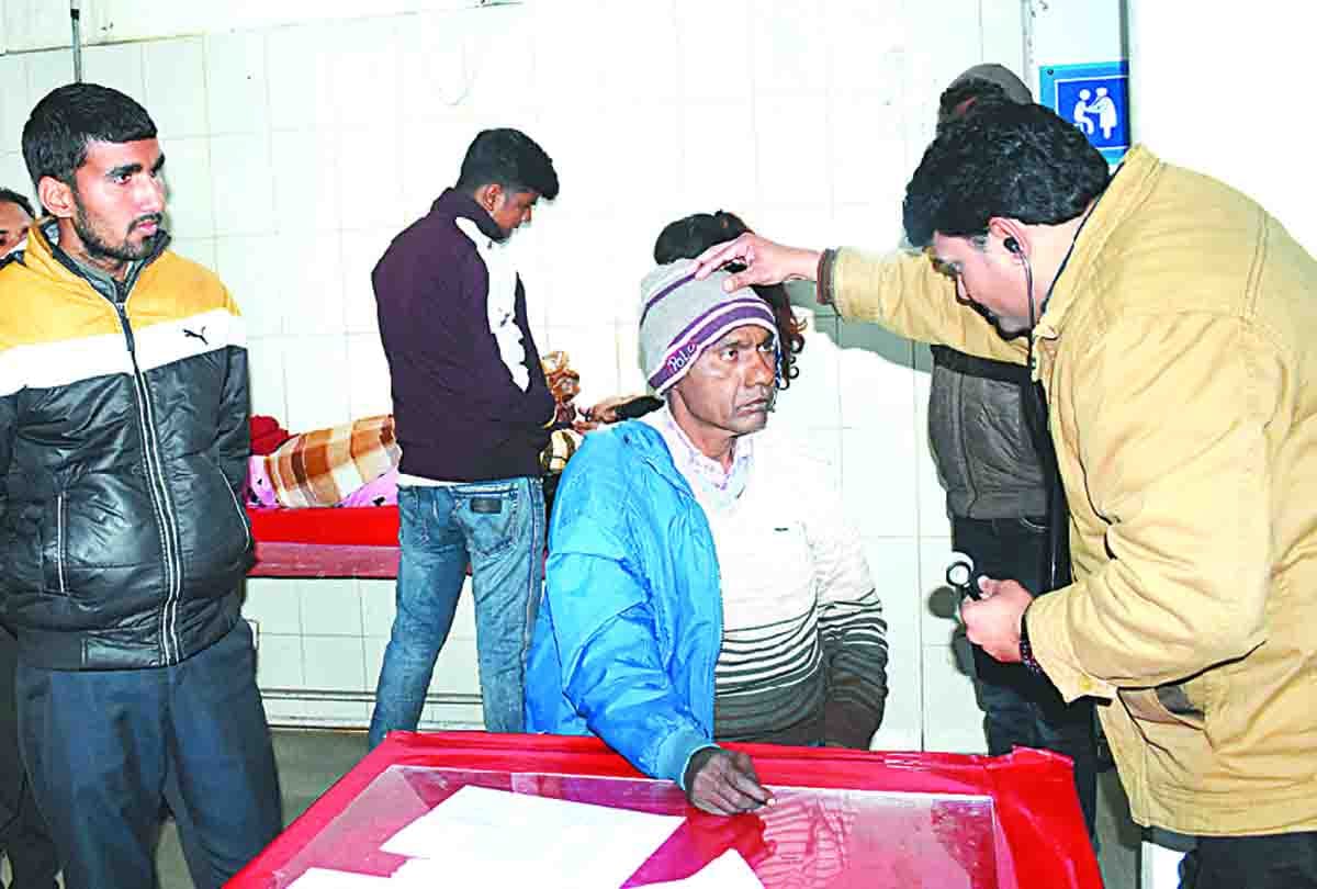 Anti Corruption Team caught Lekhpal taking 10,000 bribe