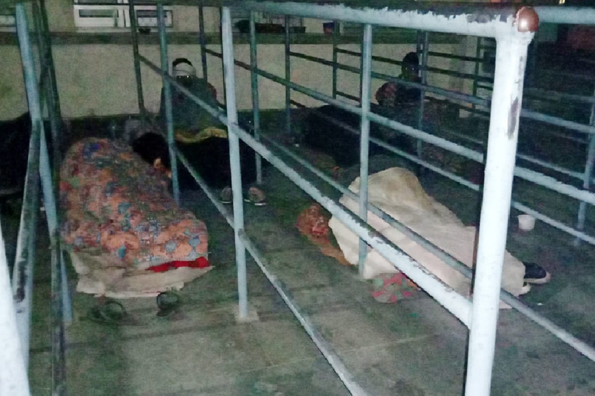 The negligence of SBD District Hospital has been exposed in Saharanpur city