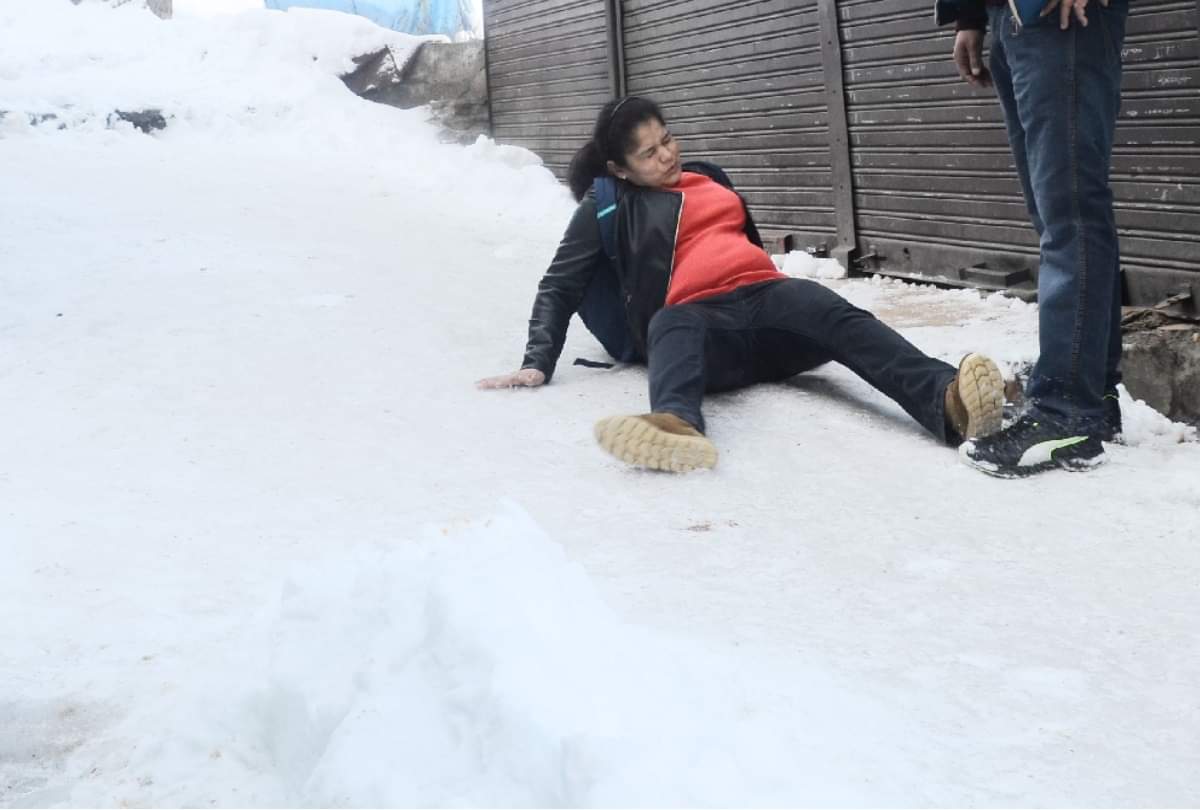 Snow becomes deadly in Shimla, one dead, 20 injured after slipping in snow