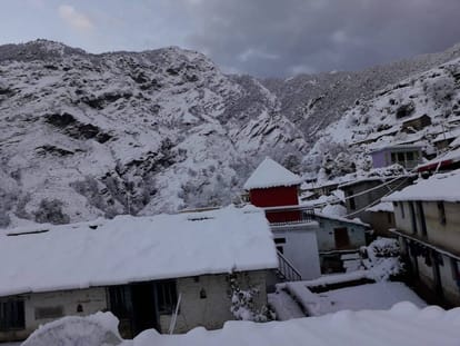 If you want to see snowfall you can go there also, these places about 100 km to Dehradun