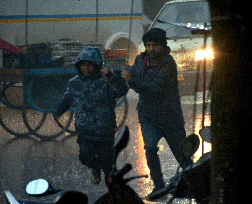 Varanasi rain temperature low weather change cold winter