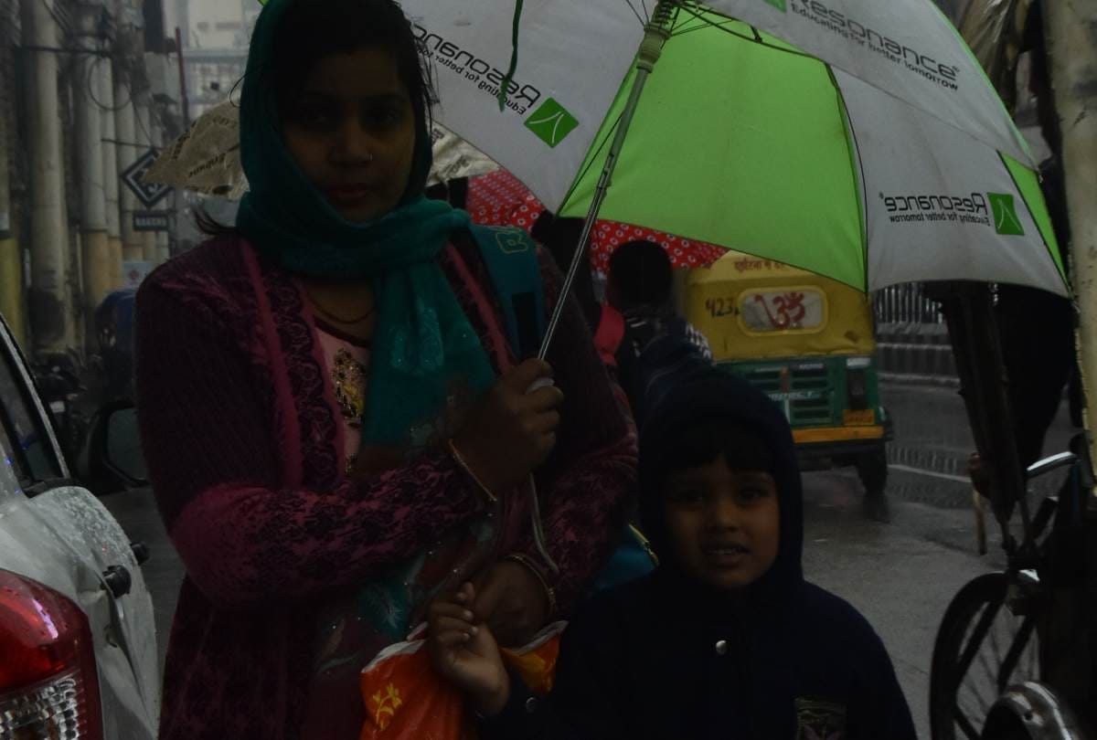 rain in lucknow, maximum temperature recorded 14.8 degrees celsius