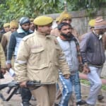 कोर्ट जाते आरोपी