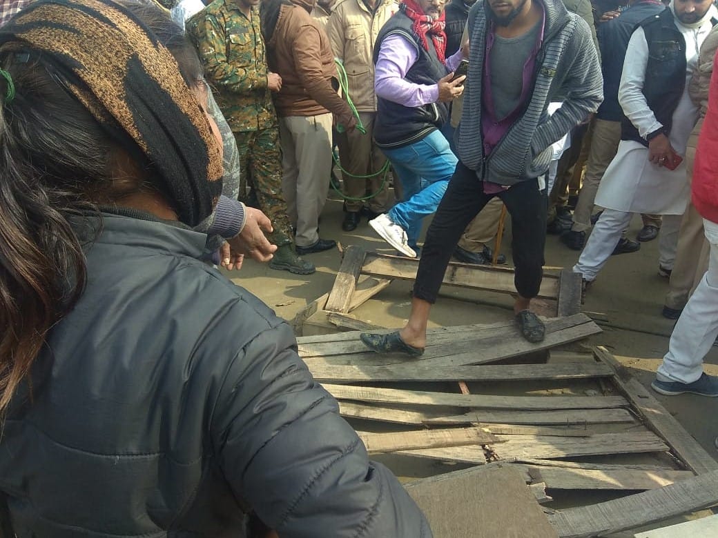 When the uncontrolled crowd broke Priyanka's sight at Ravidas Ghat, Budhna's outpost wept.