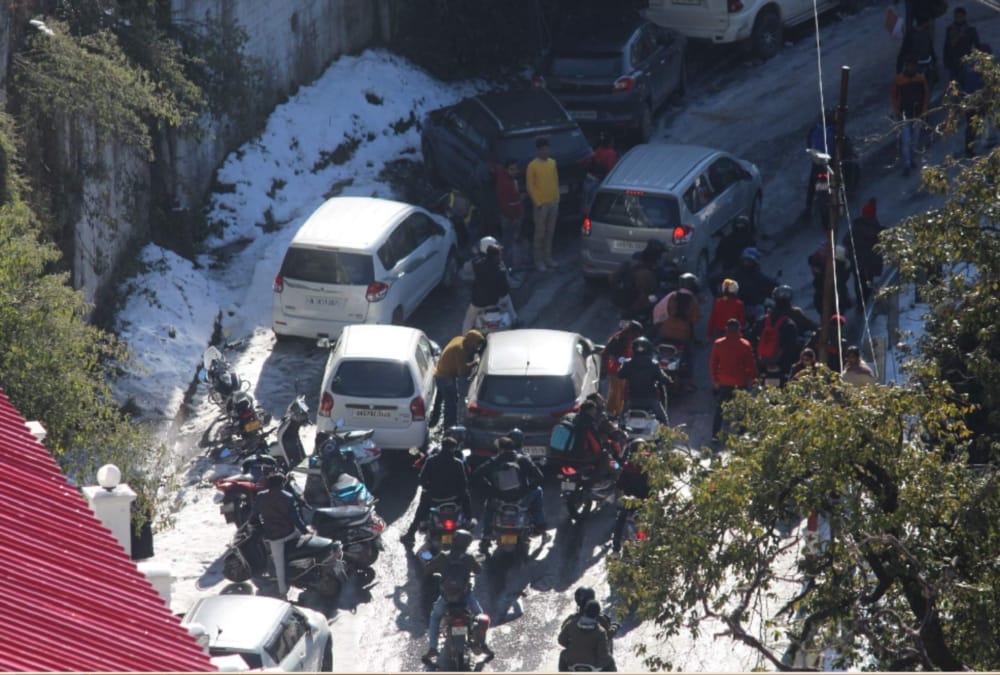 Frost Create Problems For Tourists after Snowfall in Mussoorie