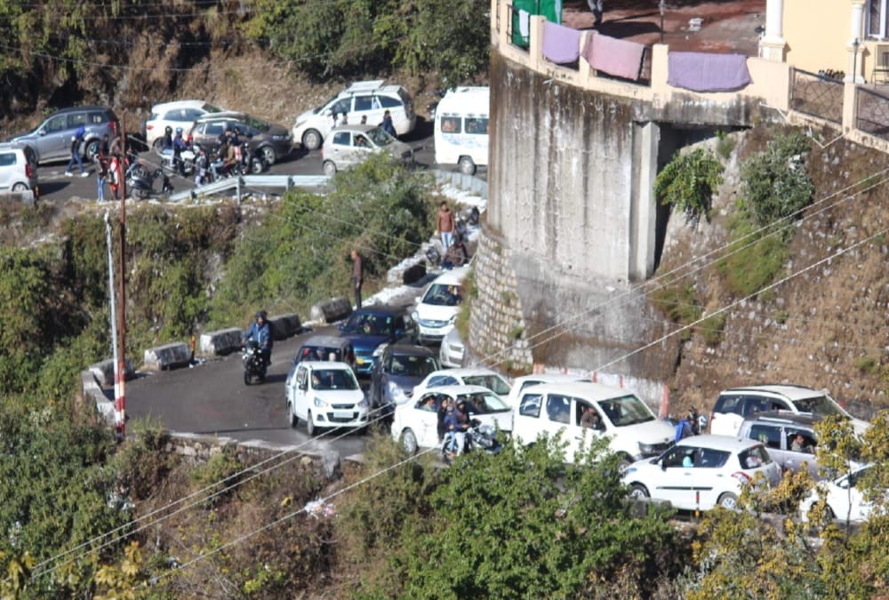 Frost Create Problems For Tourists after Snowfall in Mussoorie