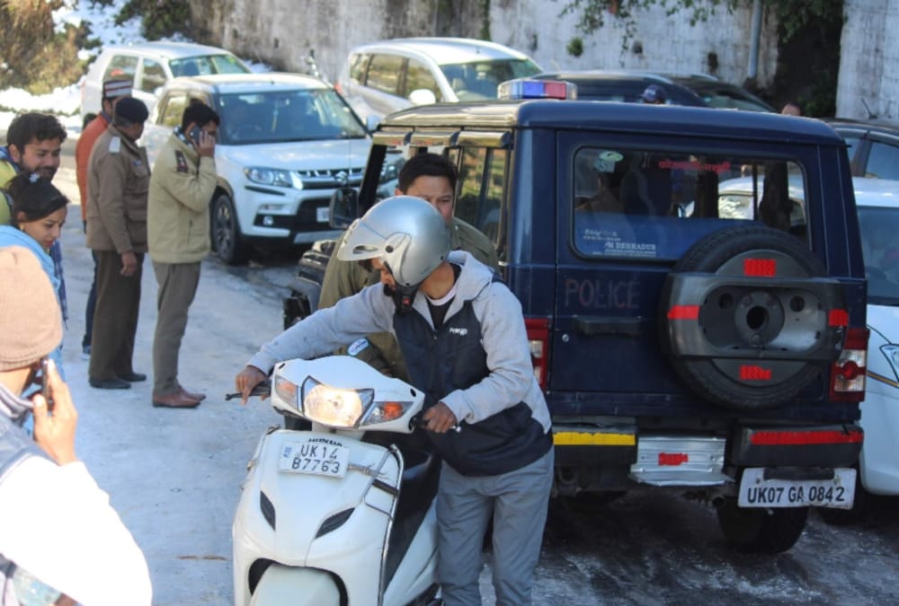 Frost Create Problems For Tourists after Snowfall in Mussoorie