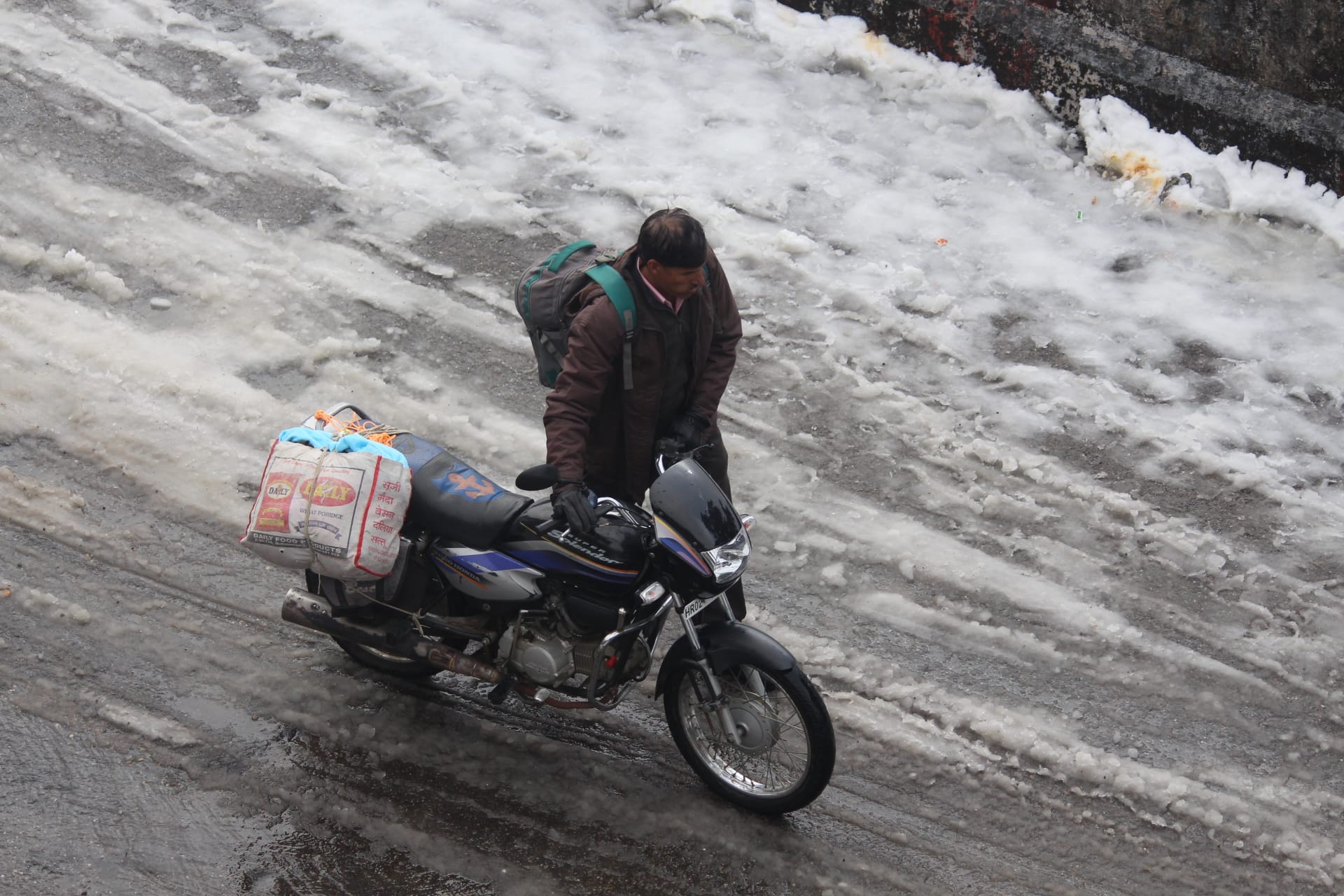 Frost Create Problems For Tourists after Snowfall in Mussoorie