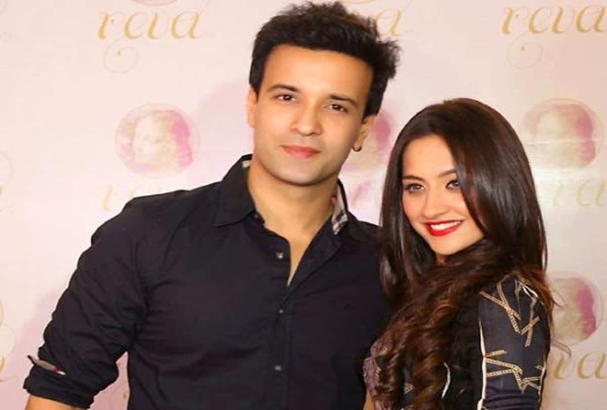 many bollywood celebrities lived in controversy because of there marriage relations