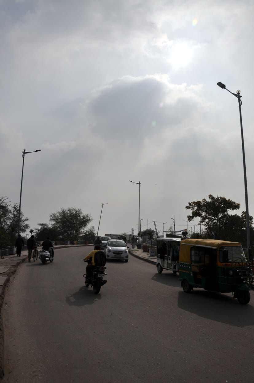 Relief from sunlight, but chill did not decrease
