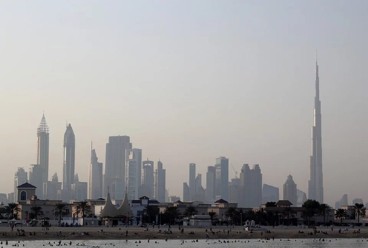 Fire breaks out in 35-storey building near Burj Khalifa in Dubai News in Hindi