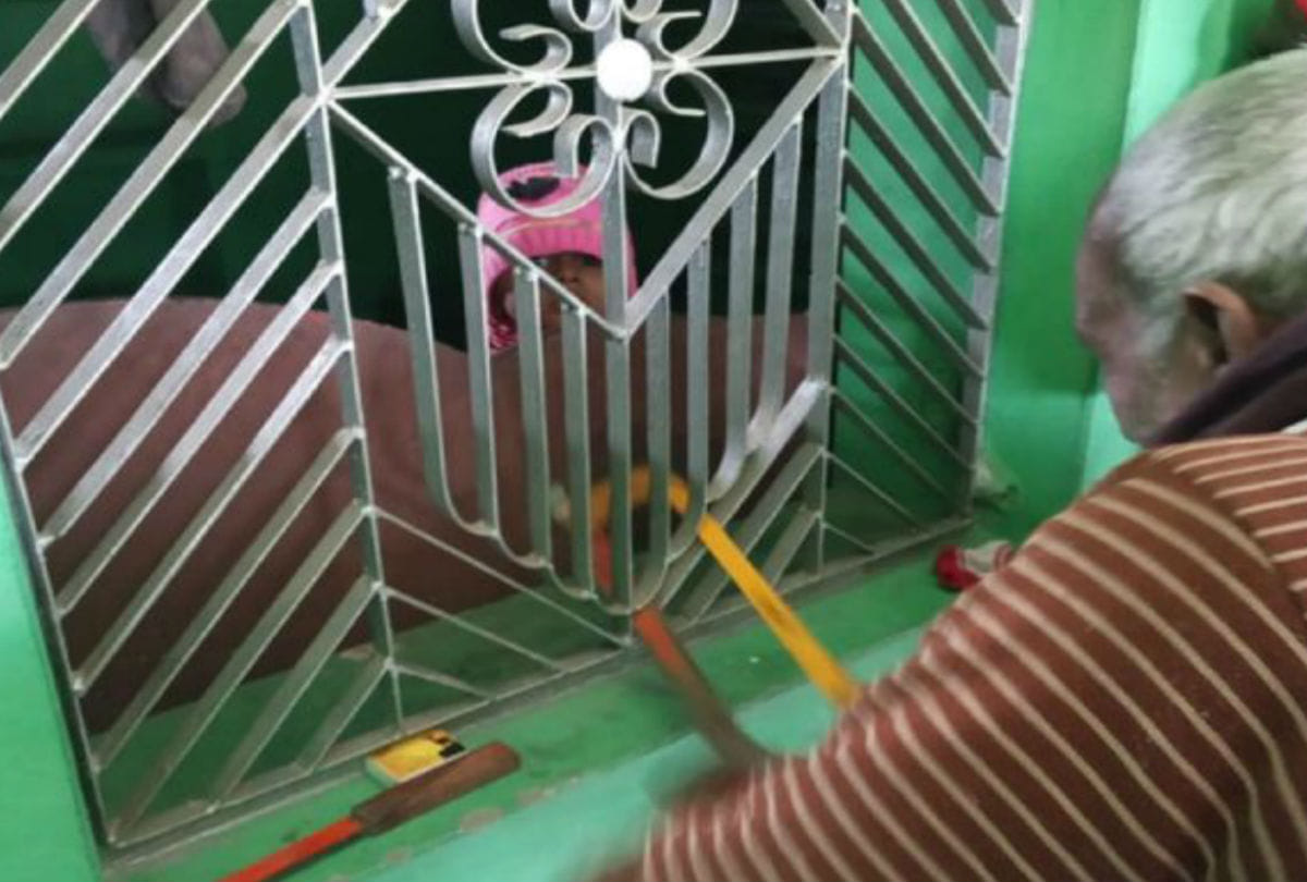 two year old child locked himself in the room for save monkey attack