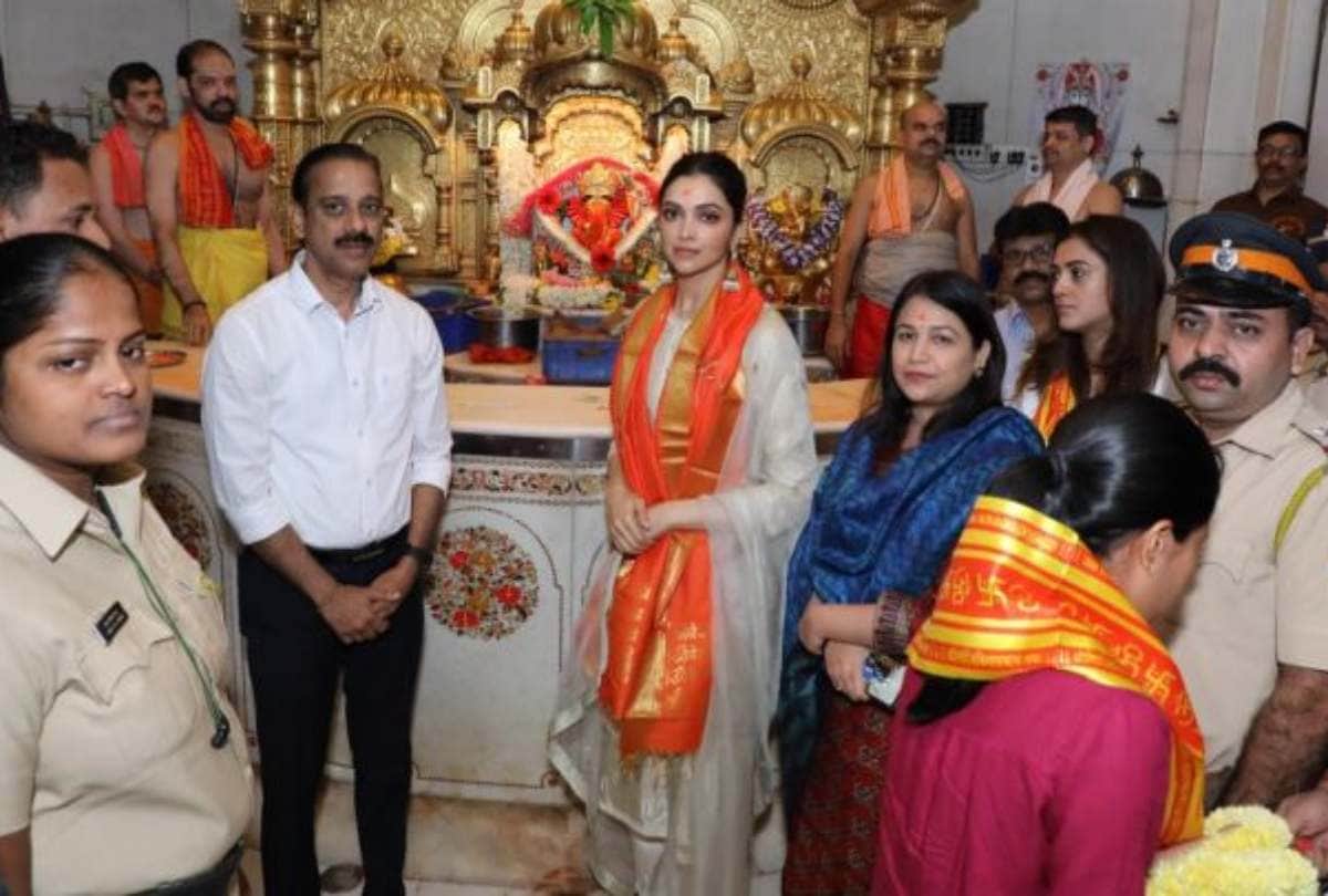 deepika padukone reached siddhivinayak temple on the day chhapaak release
