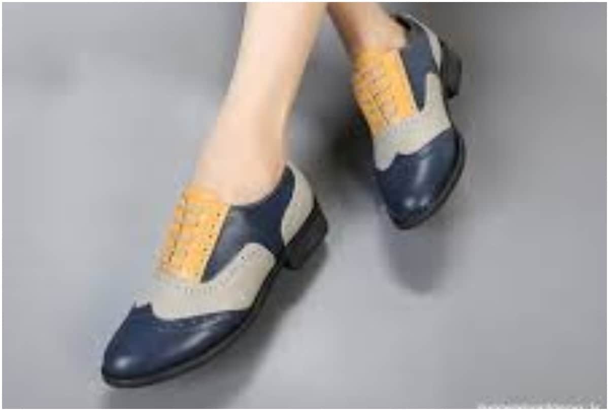 different types of female footwear