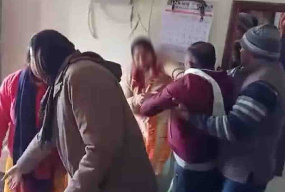 woman caught his husband with another woman