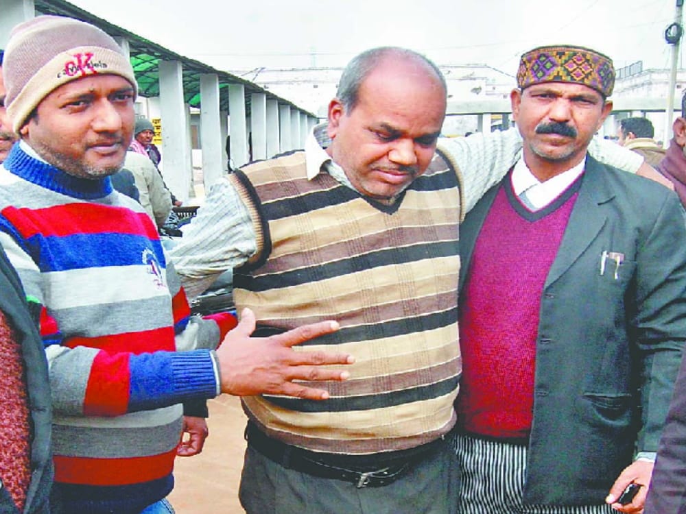 wild pig attack to deoria court, some people injured inculde advocate