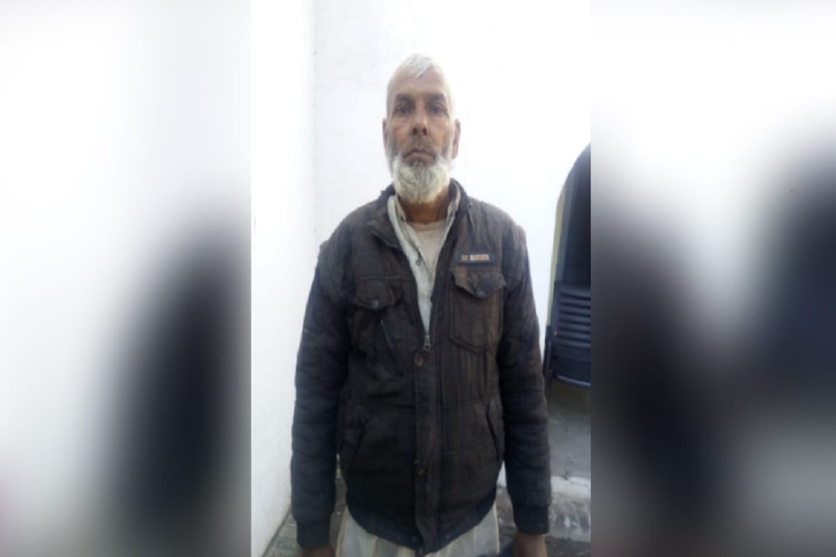Police have arrested three go-smugglers and looted from two truck driver in Saharanpur