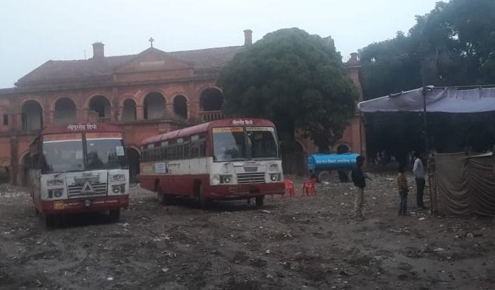 Suddenly GGIC shifted buses, passenger upset