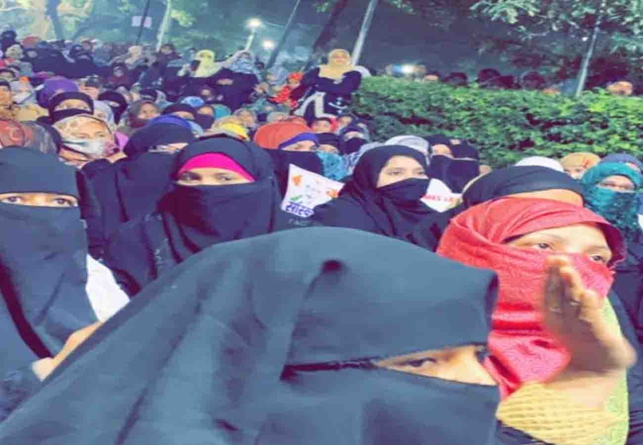 protest against CAA in Mohammad Ali Park by Muslim women in kanpur